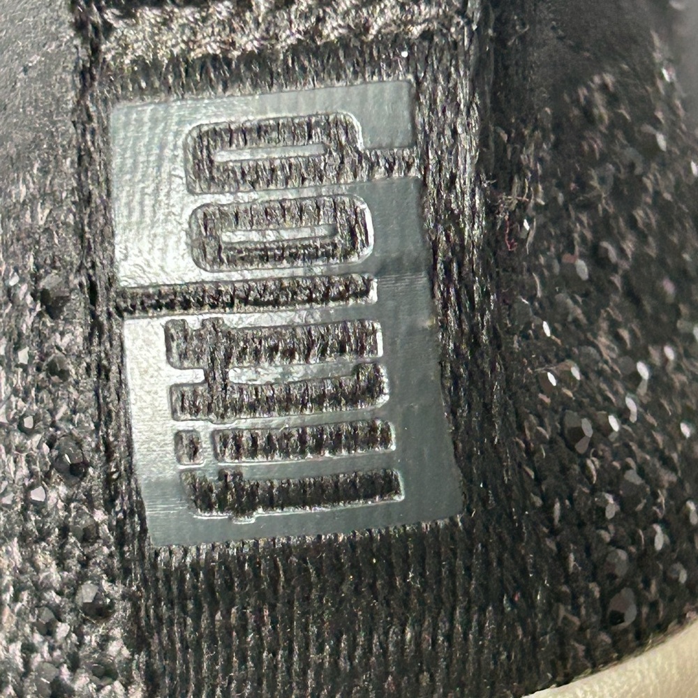 Stylish Black sparkly Shoes by FitFlop. Size 8 - Picture 3 of 4
